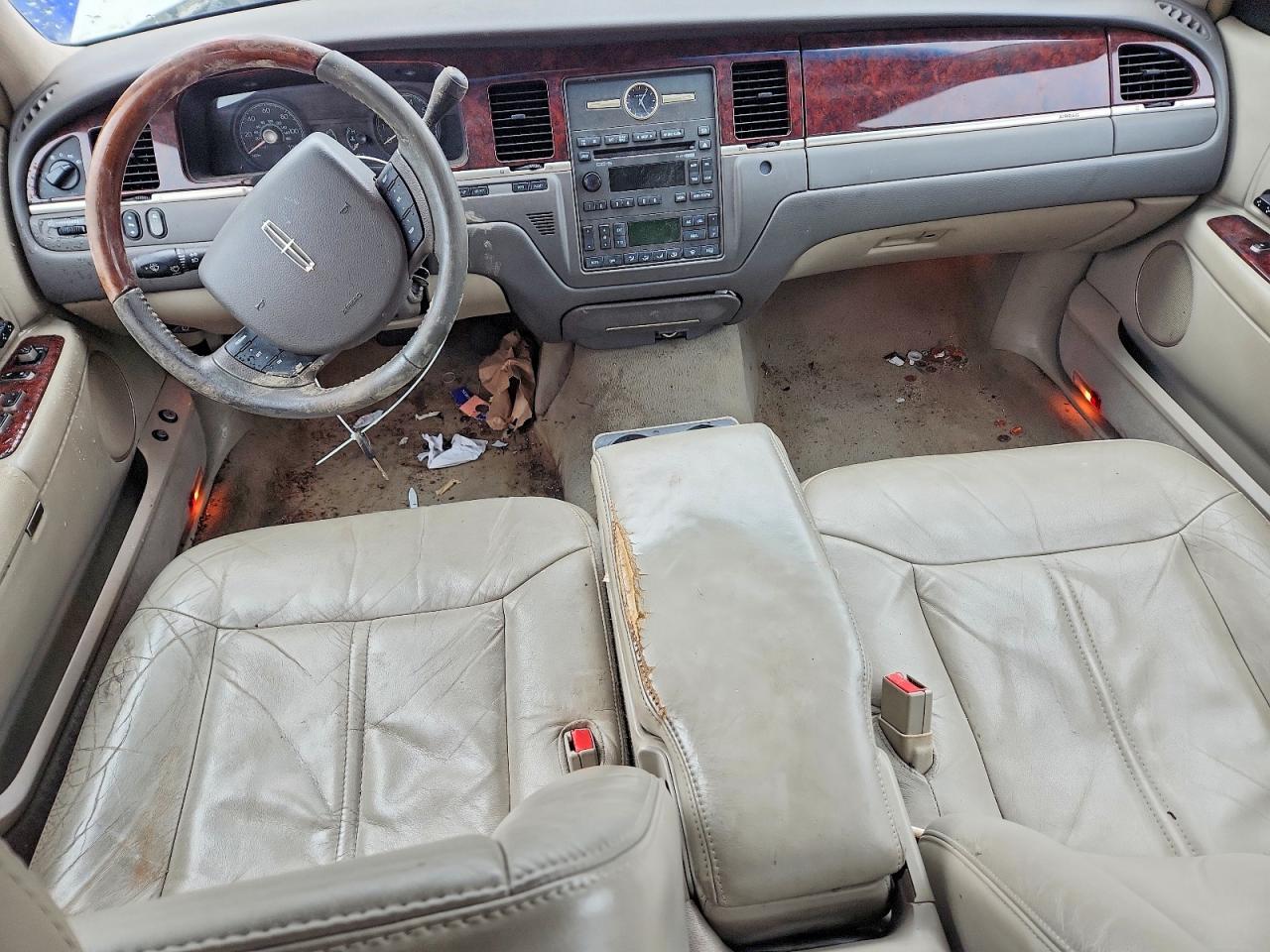 2006 LINCOLN TOWN CAR SIGNATURE LIMITED photo 15