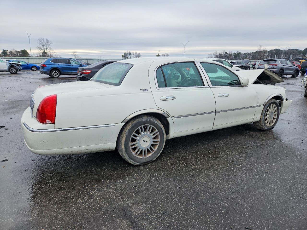 2006 LINCOLN TOWN CAR SIGNATURE LIMITED photo 5