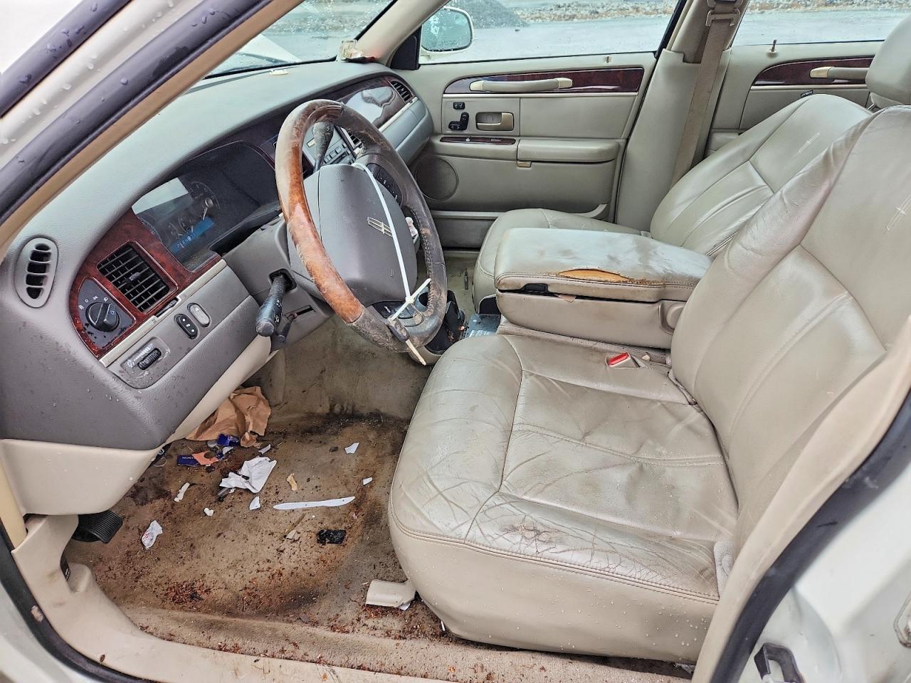 2006 LINCOLN TOWN CAR SIGNATURE LIMITED photo 13