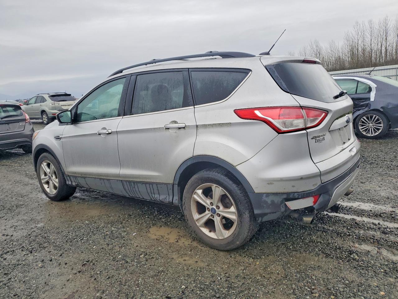 2016 FORD ESCAPE SE photo 2