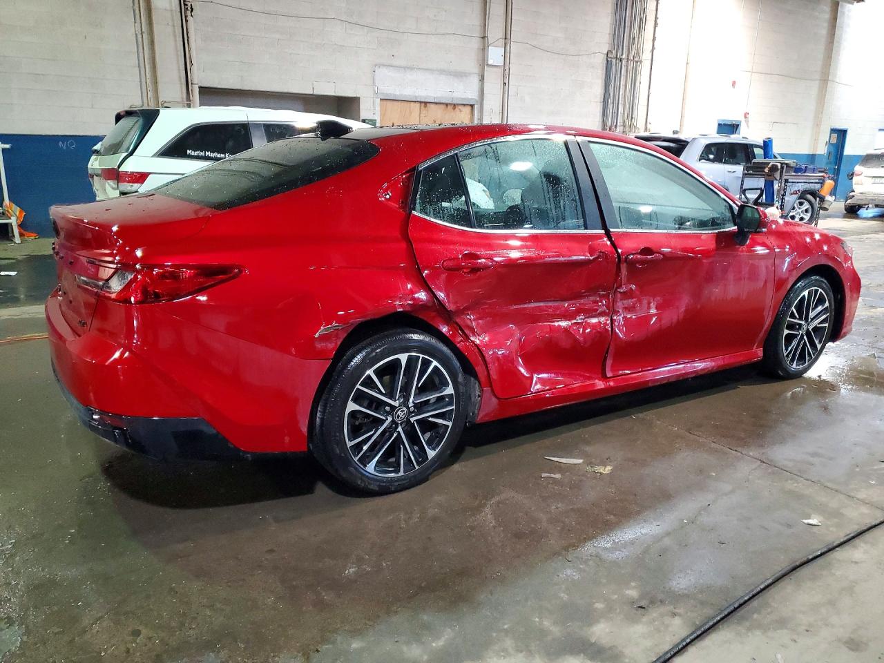 2025 TOYOTA CAMRY XLE photo 3