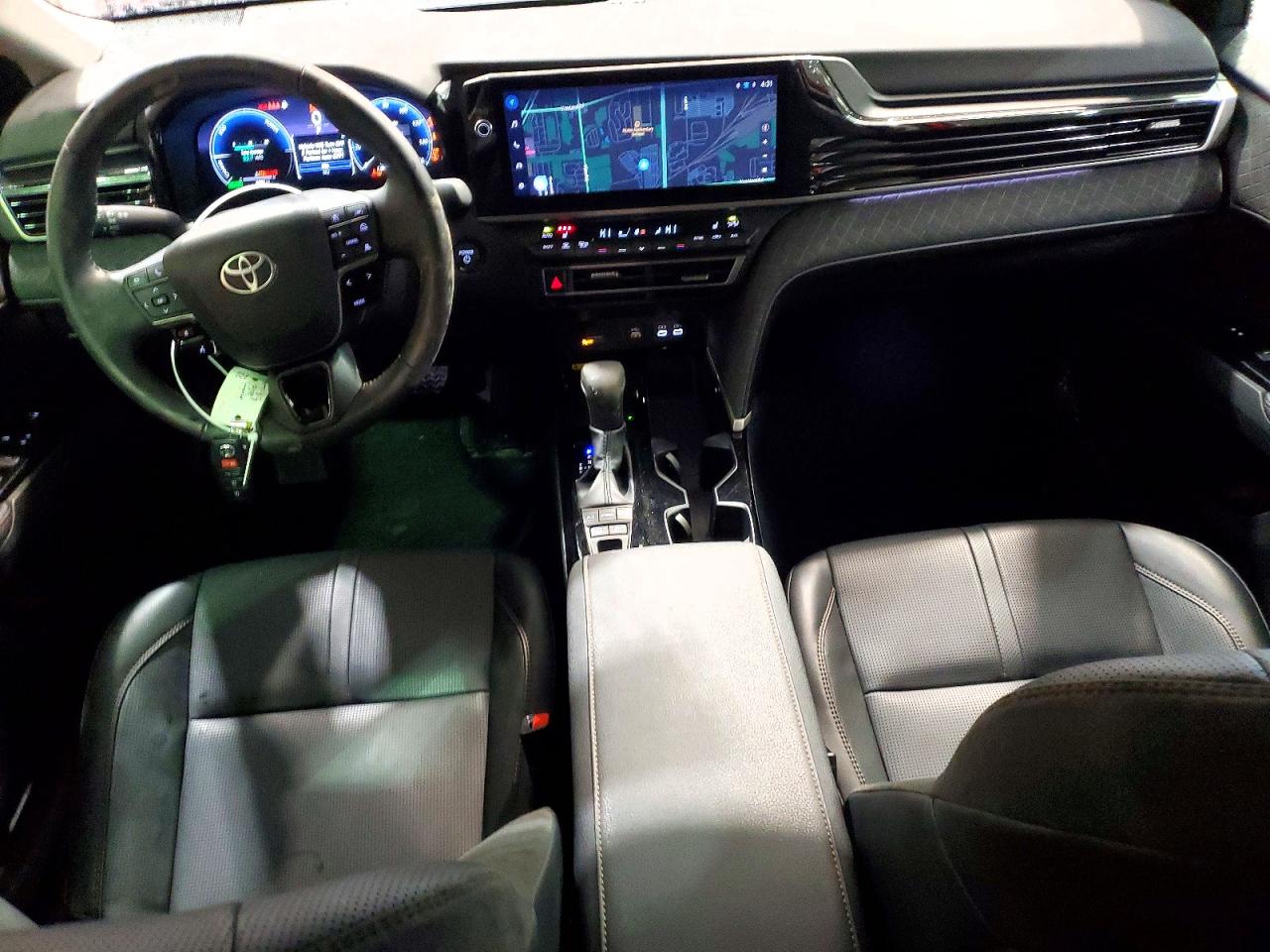 2025 TOYOTA CAMRY XLE photo 8