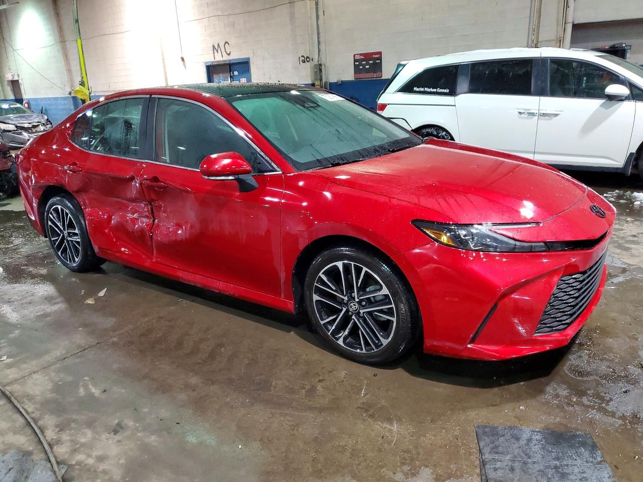 2025 TOYOTA CAMRY XLE photo 4