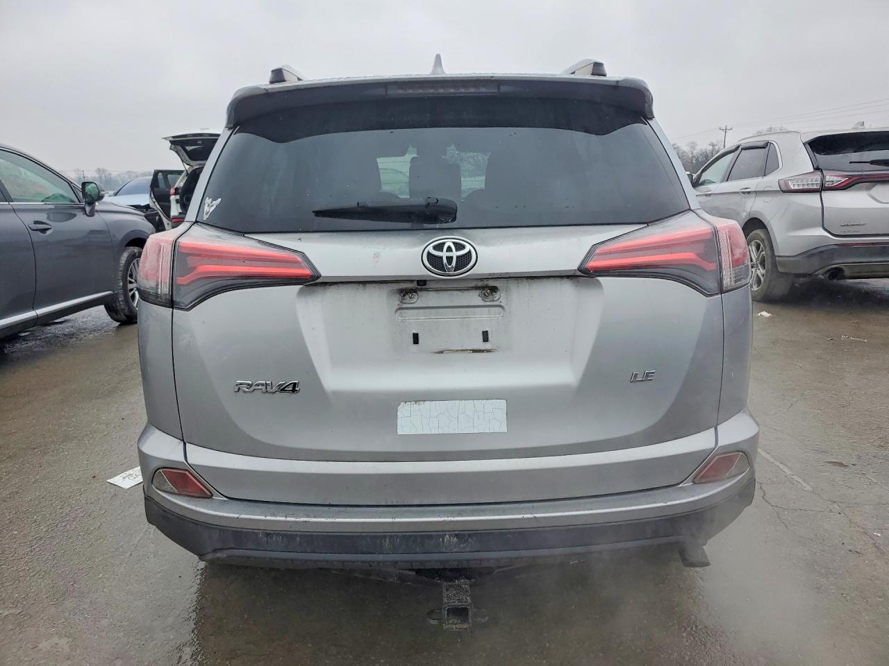 2018 TOYOTA RAV4 LE photo 6