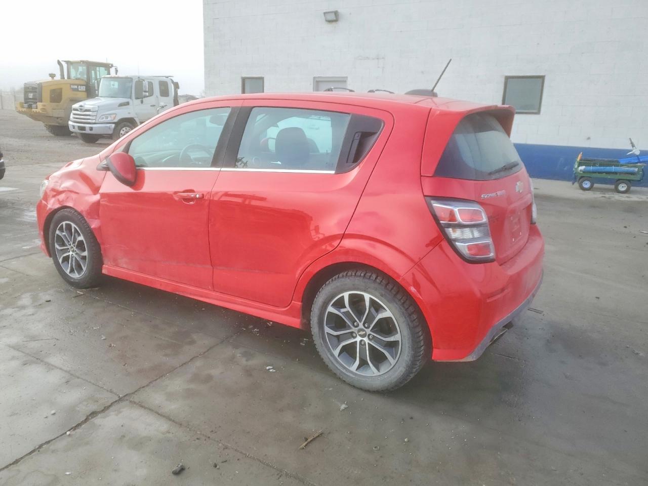 2017 CHEVROLET SONIC LT photo 4