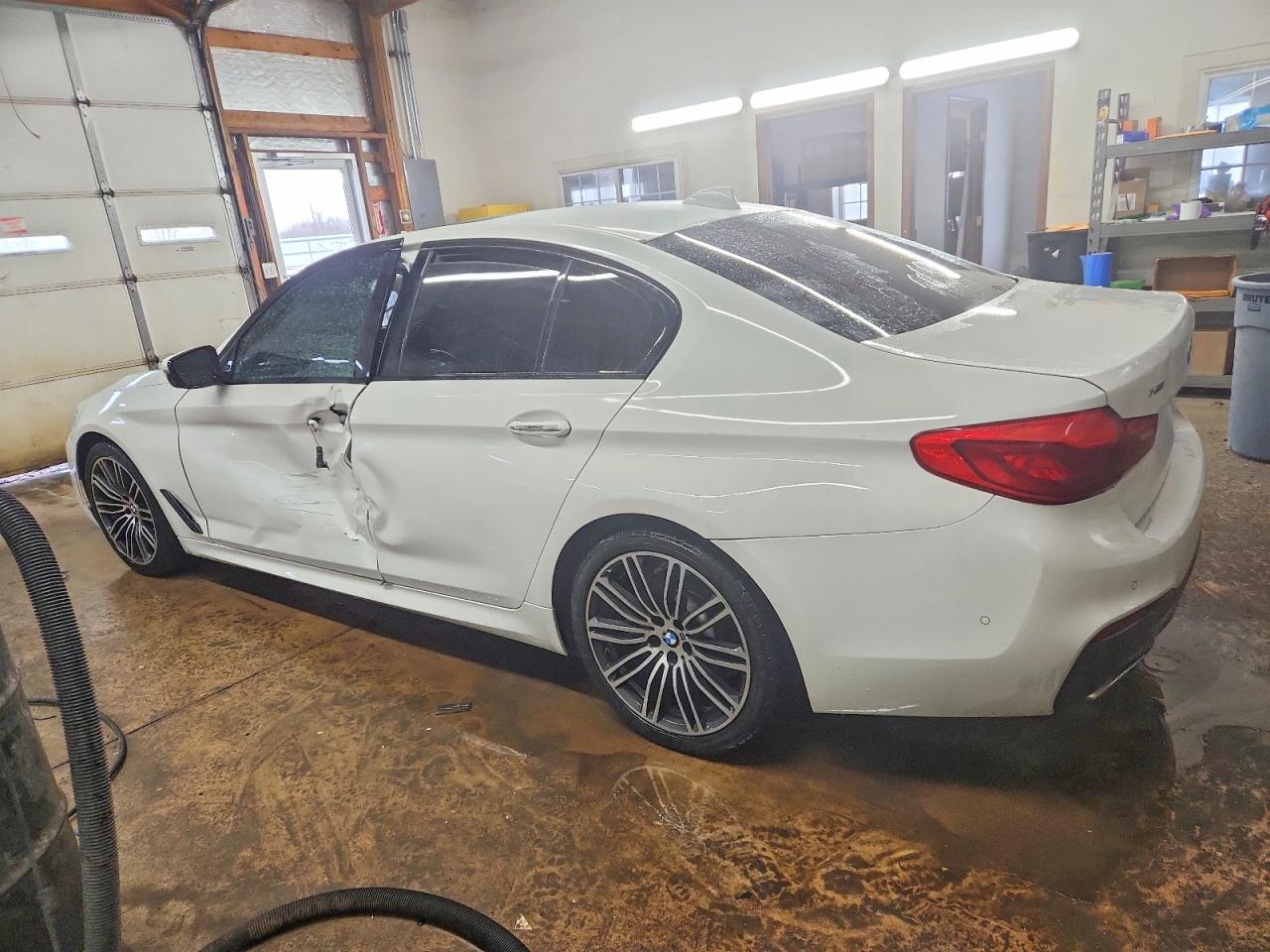 2018 BMW 530 XI photo 3