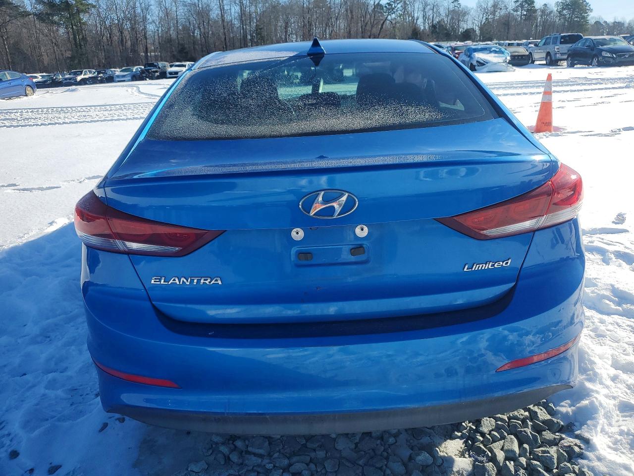 2017 HYUNDAI ELANTRA SE photo 6