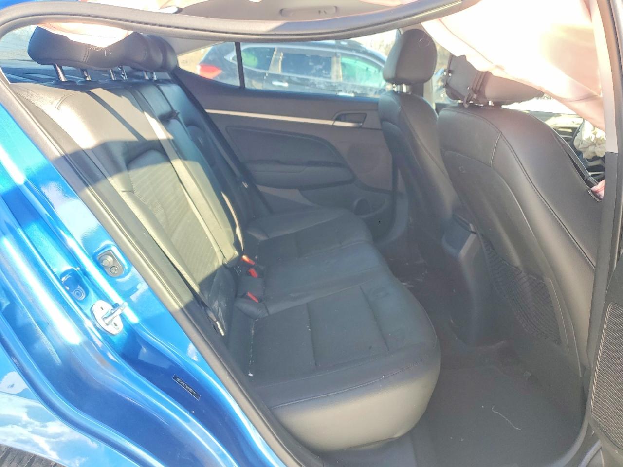 2017 HYUNDAI ELANTRA SE photo 10