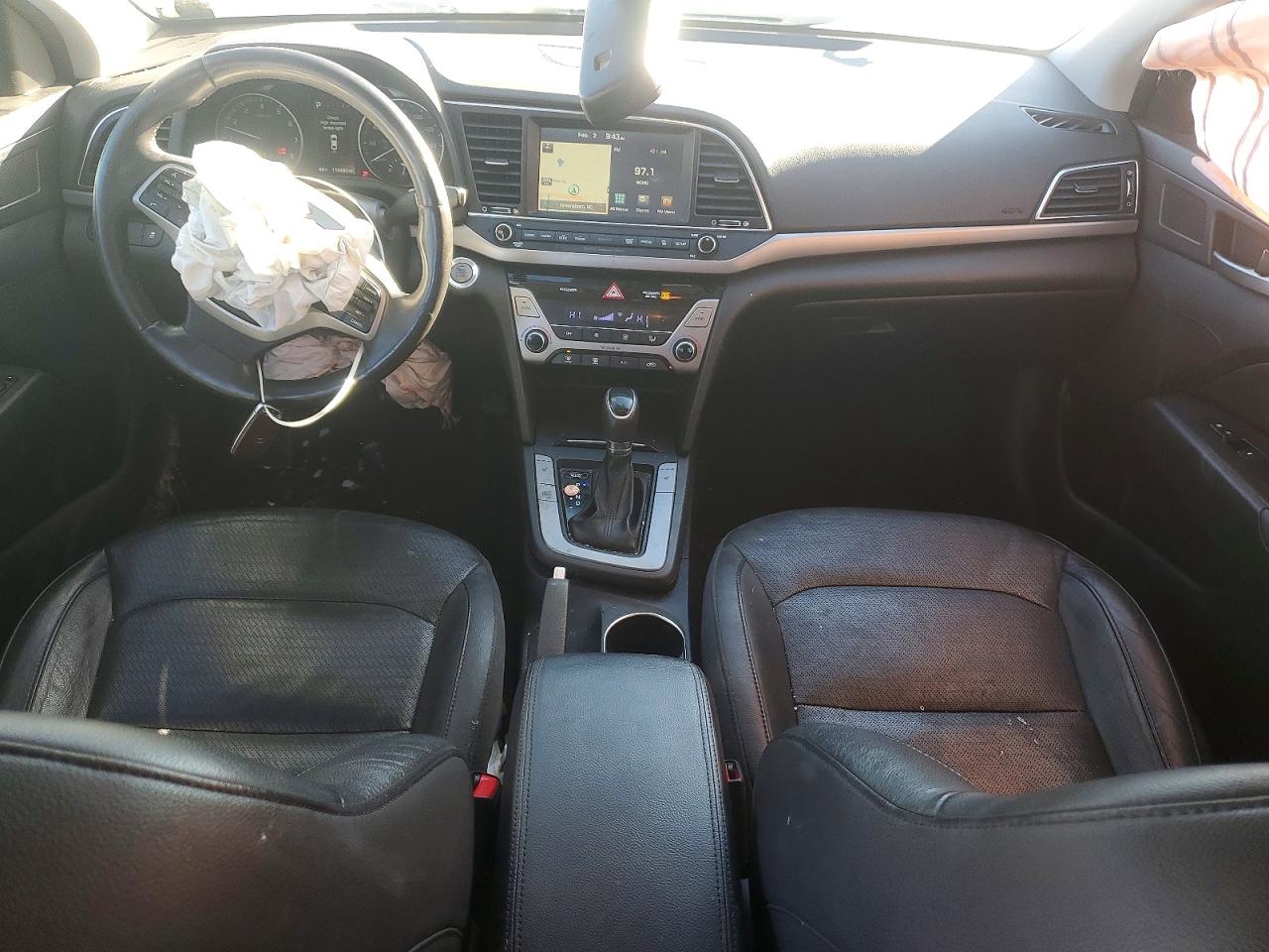 2017 HYUNDAI ELANTRA SE photo 8