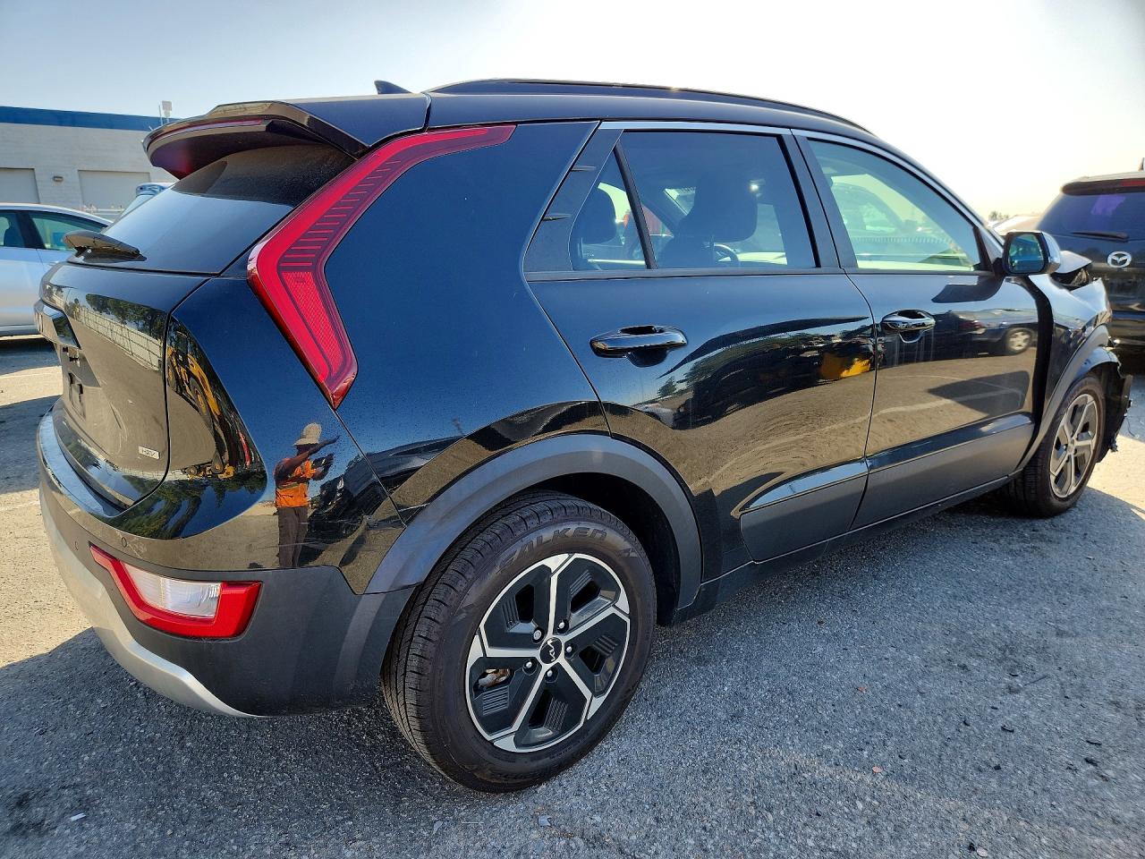 2023 KIA NIRO EX photo 3