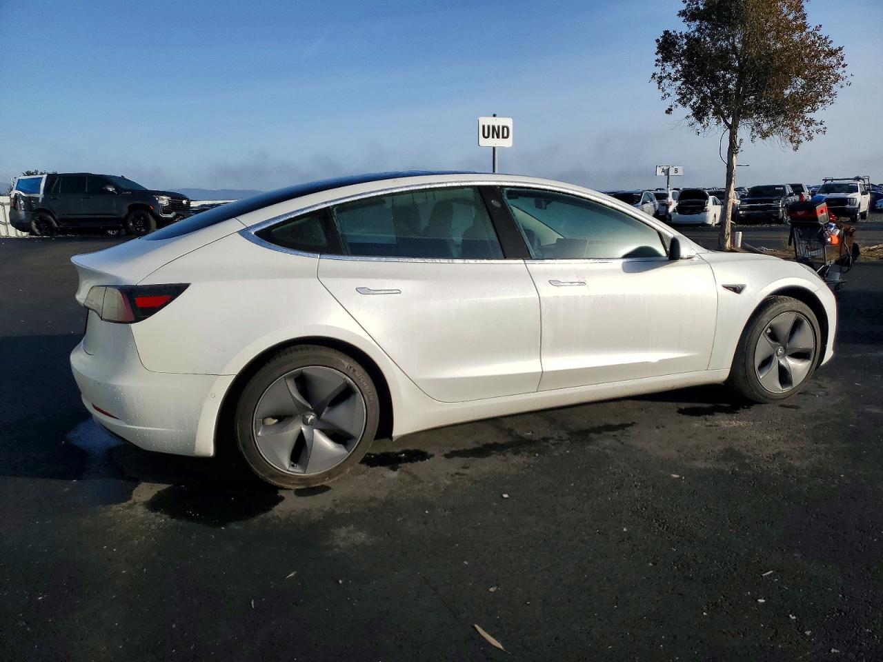 2019 TESLA MODEL 3 photo 5