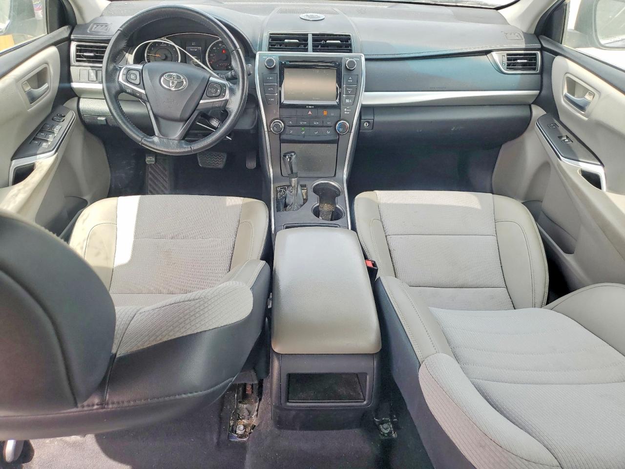2016 TOYOTA CAMRY LE photo 15