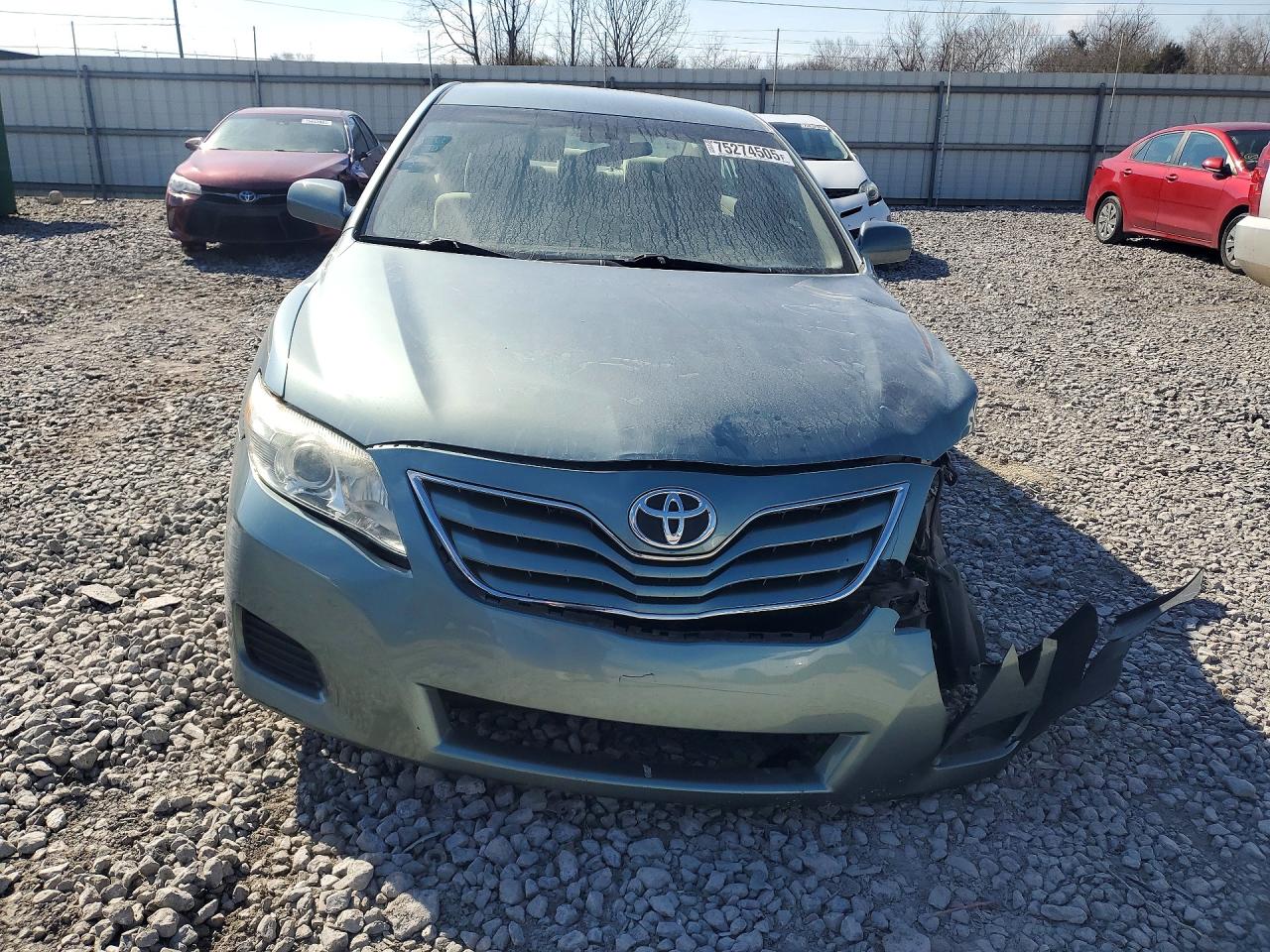 2011 TOYOTA CAMRY photo 9