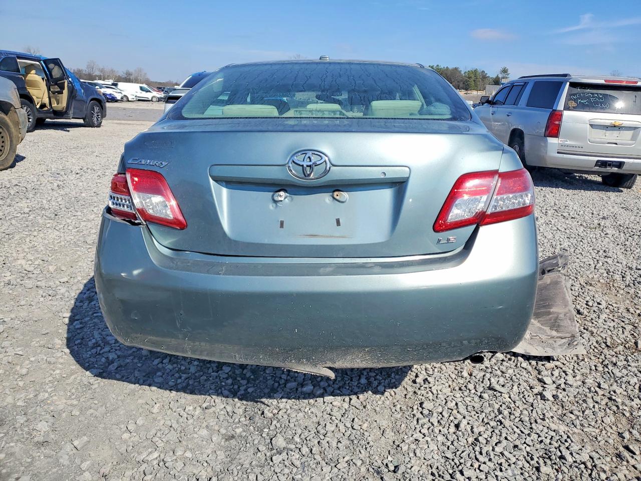 2011 TOYOTA CAMRY photo 11