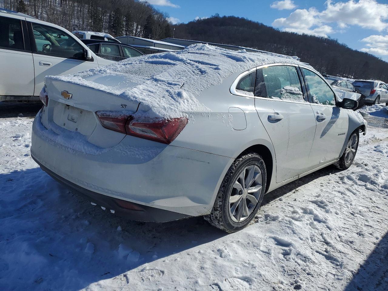 2022 CHEVROLET MALIBU LT photo 5