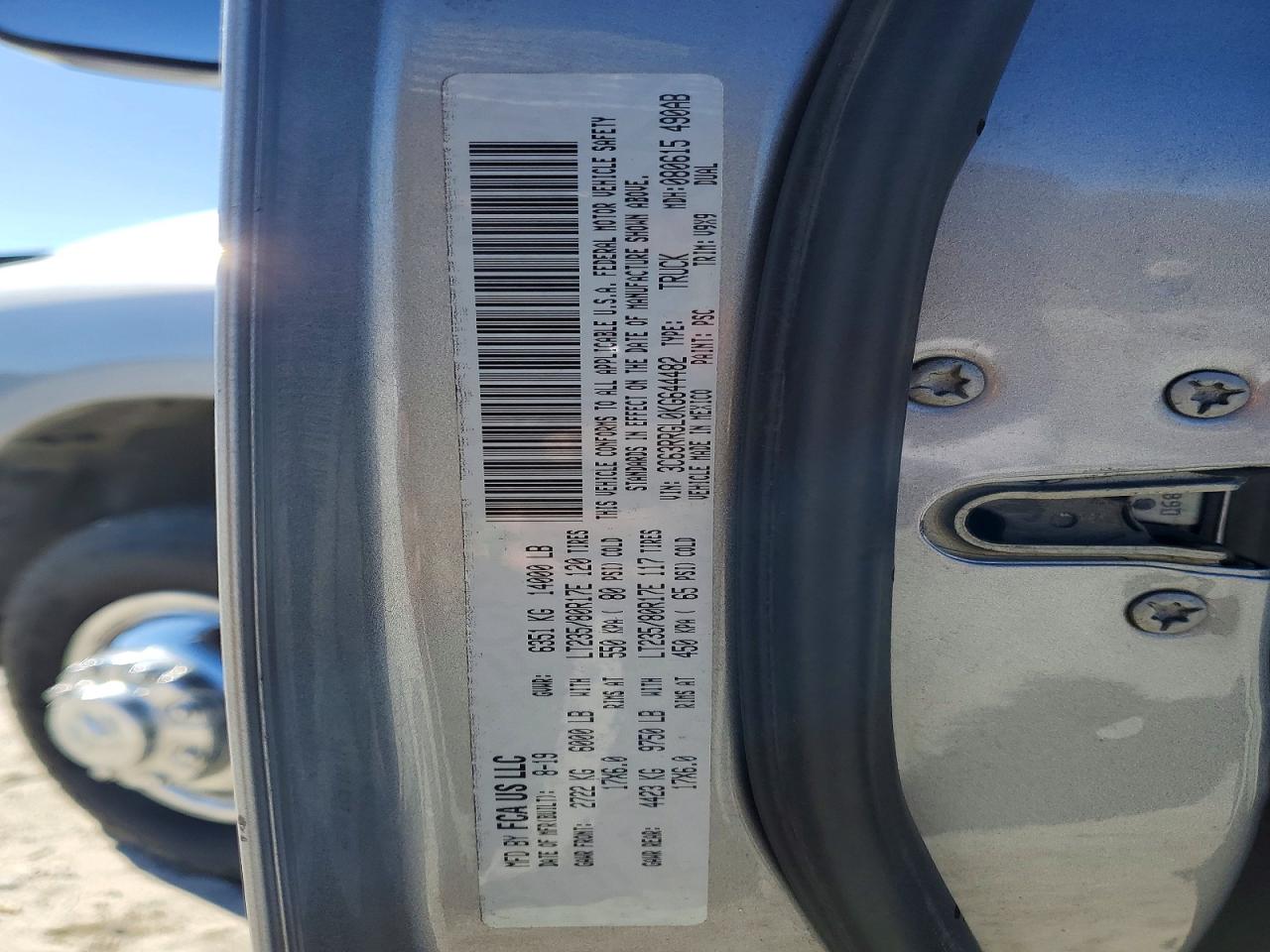 2019 RAM 3500 TRADESMAN photo 34