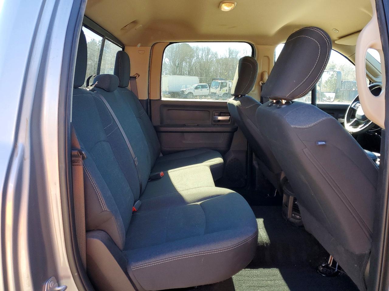 2019 RAM 3500 TRADESMAN photo 28