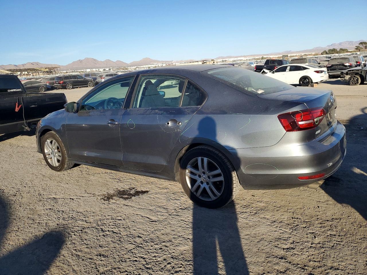 2018 VOLKSWAGEN JETTA S photo 3