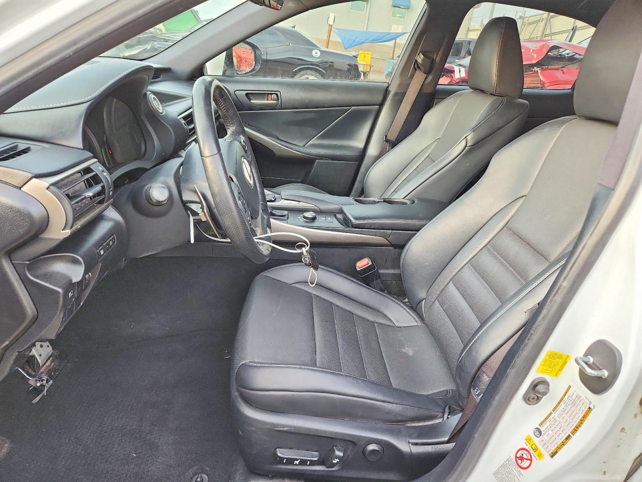 2018 LEXUS IS 300 photo 13