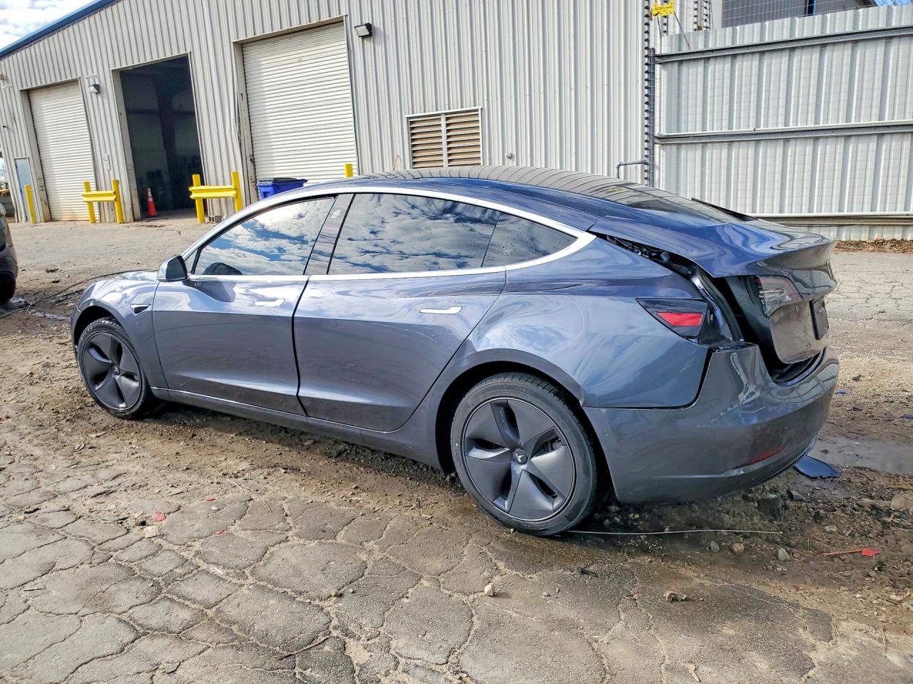 2020 TESLA MODEL 3 photo 2