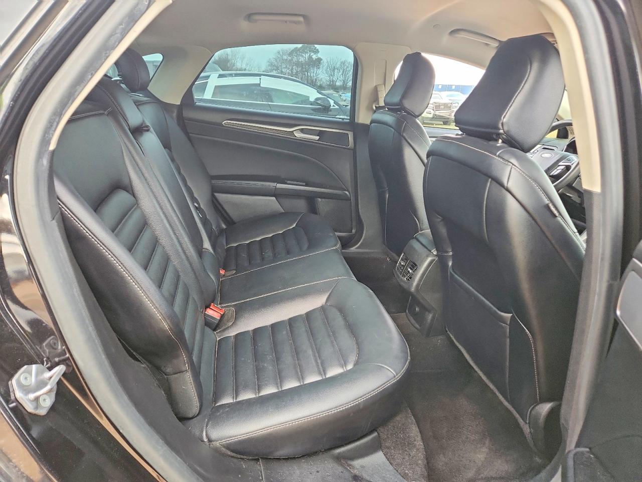 2020 FORD FUSION SEL photo 28