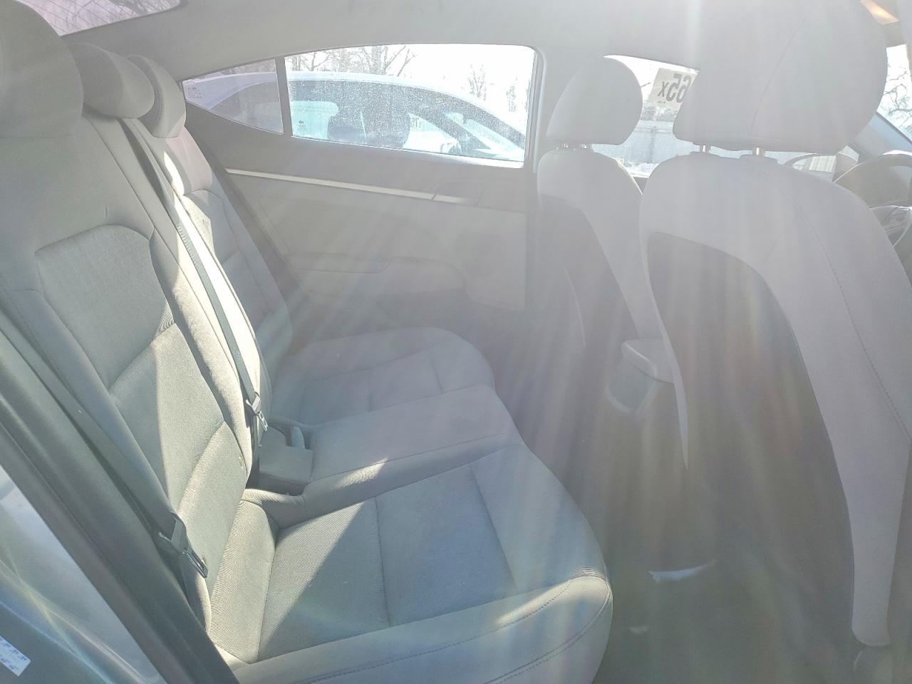 2018 HYUNDAI ELANTRA SE photo 19