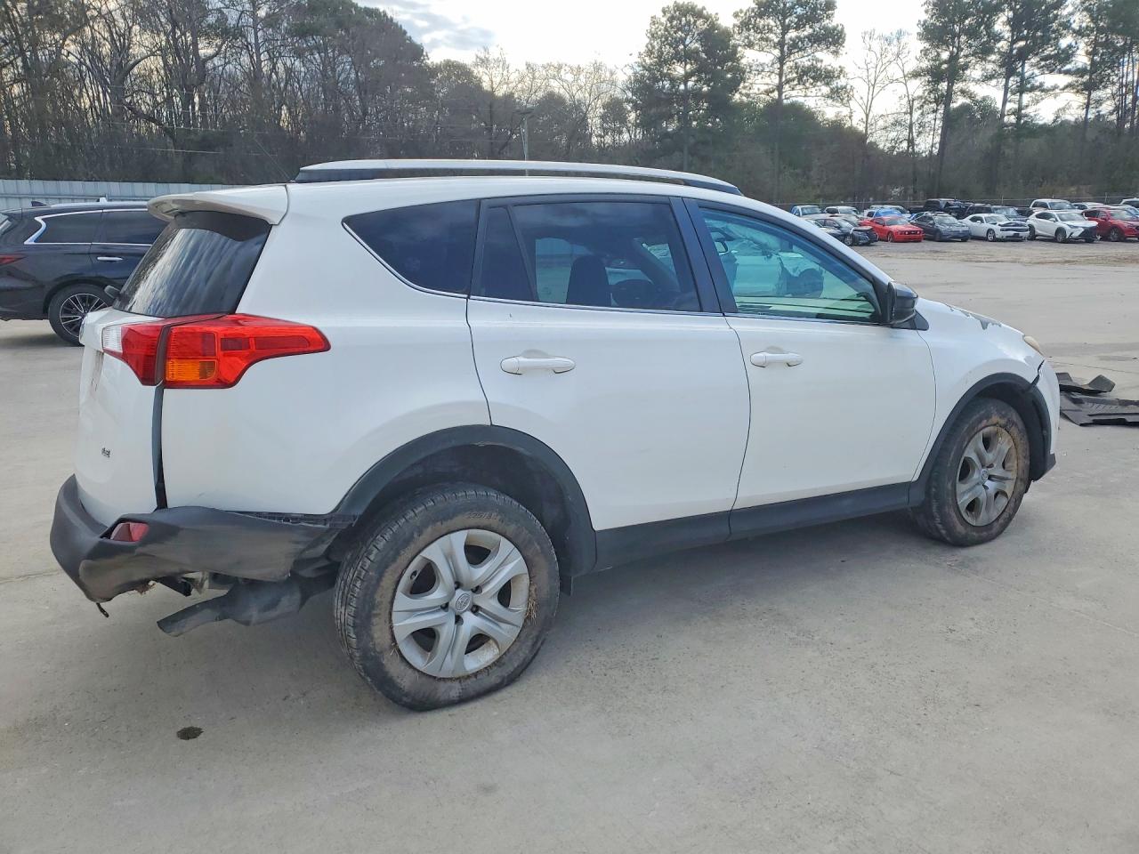2014 TOYOTA RAV4 LE photo 5