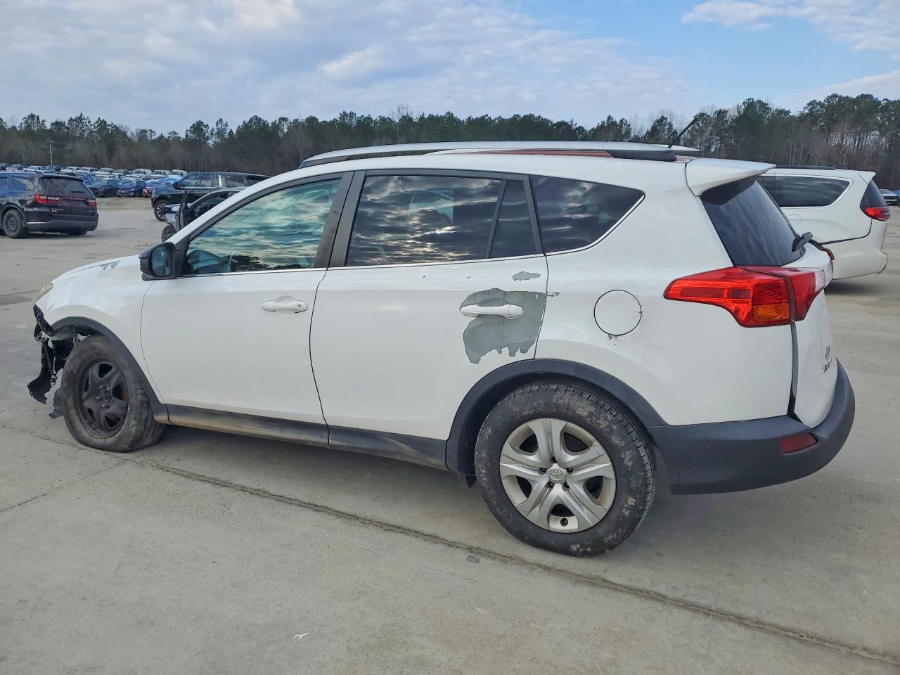 2014 TOYOTA RAV4 LE photo 3