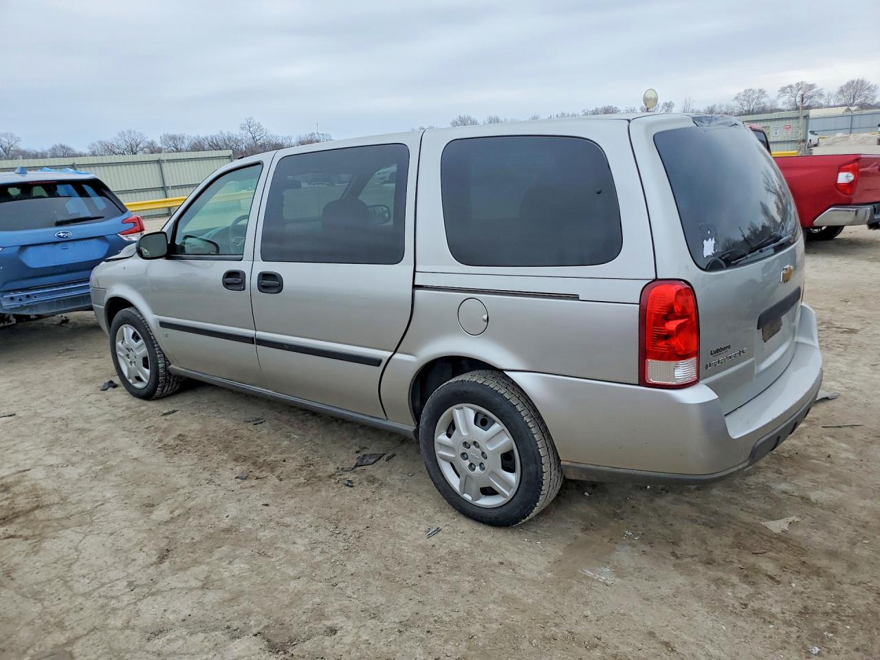 2006 CHEVROLET UPLANDER LS photo 2