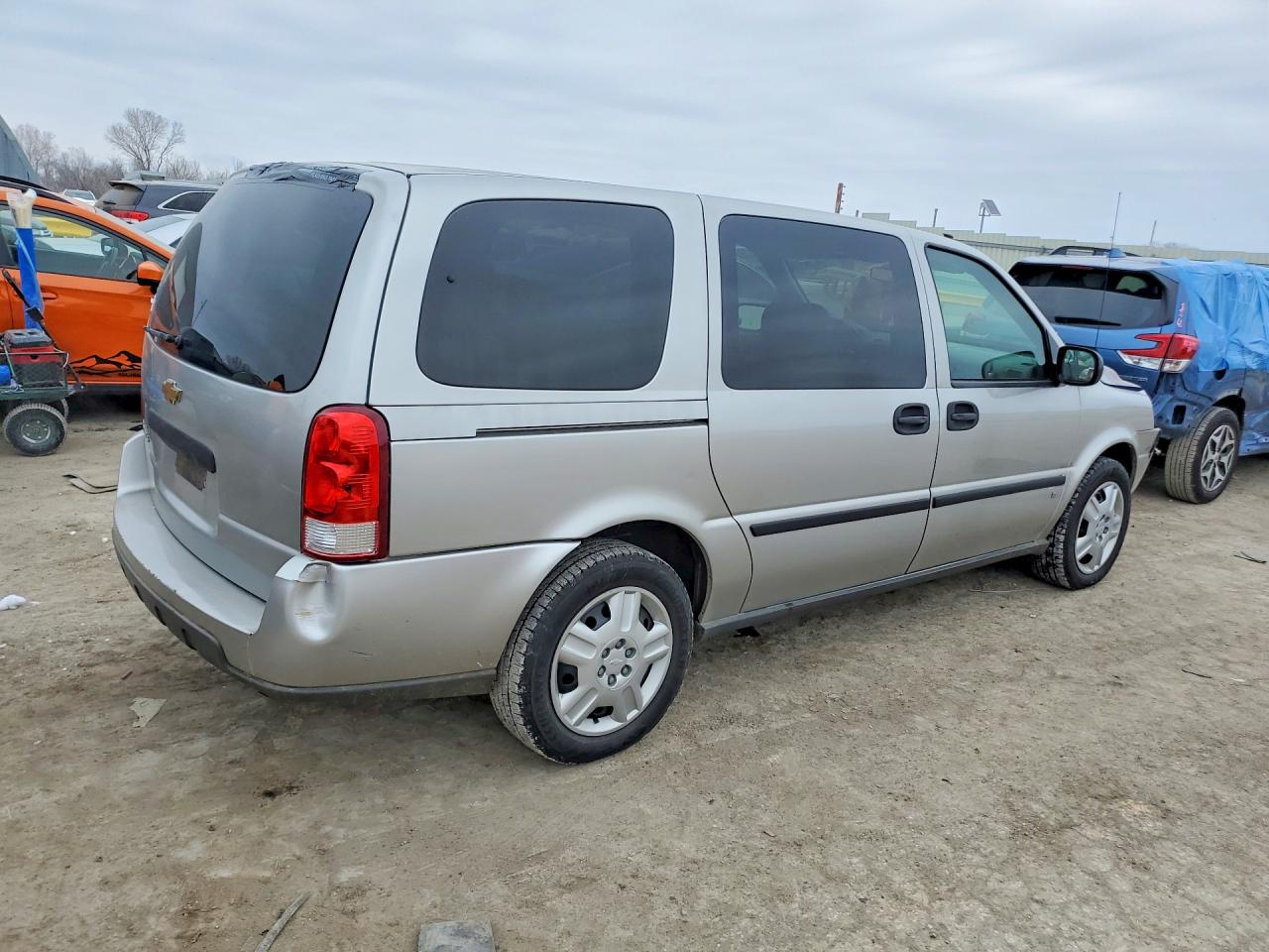 2006 CHEVROLET UPLANDER LS photo 3