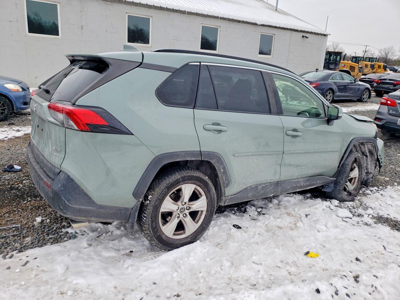 2019 TOYOTA RAV4 XLE photo 7