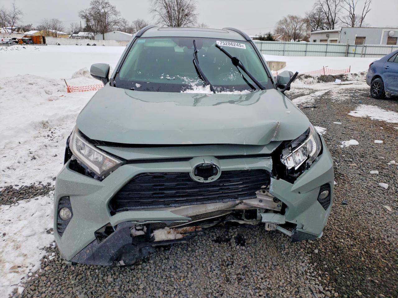 2019 TOYOTA RAV4 XLE photo 13