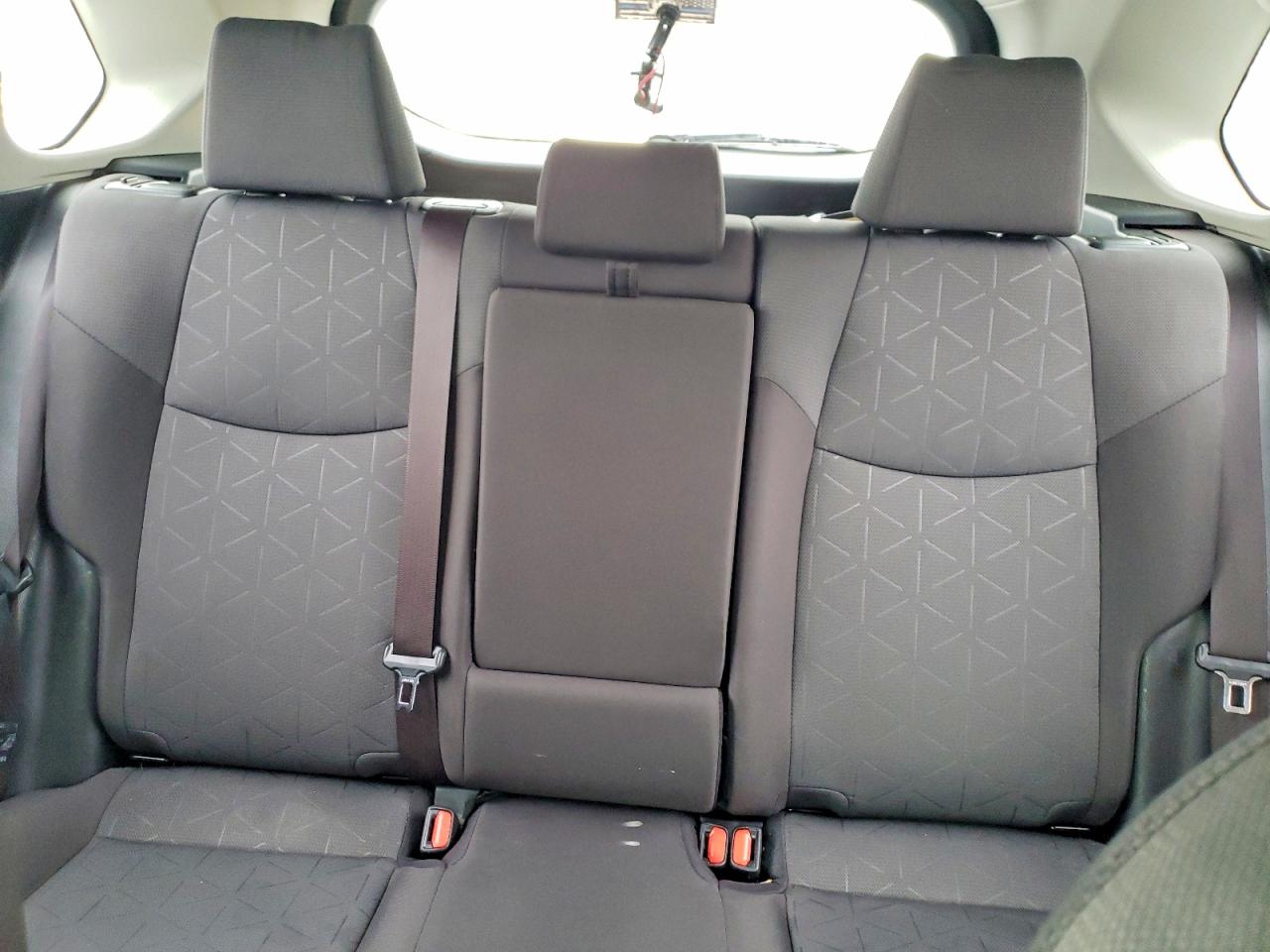 2019 TOYOTA RAV4 XLE photo 28