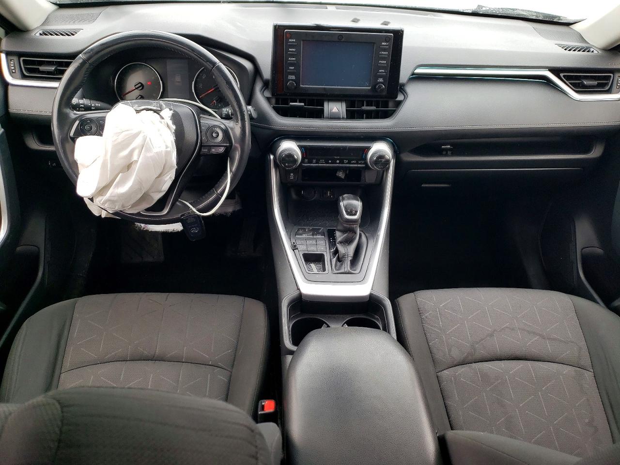 2019 TOYOTA RAV4 XLE photo 22