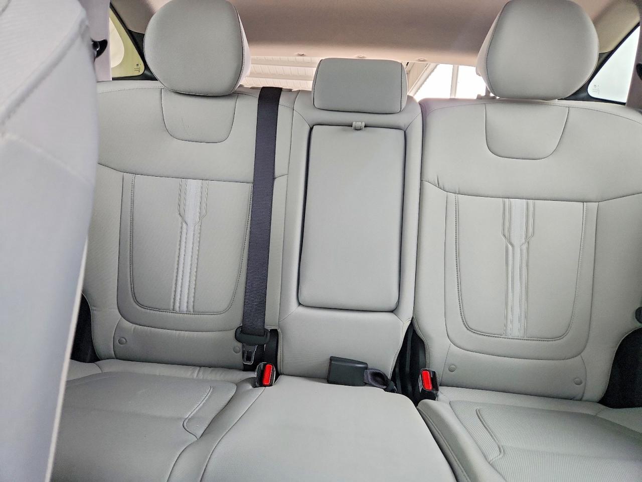 2025 HYUNDAI TUCSON SEL photo 10