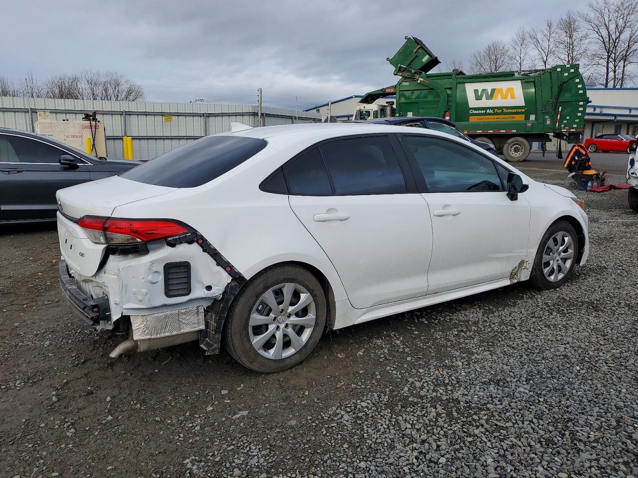 2025 TOYOTA COROLLA LE photo 5