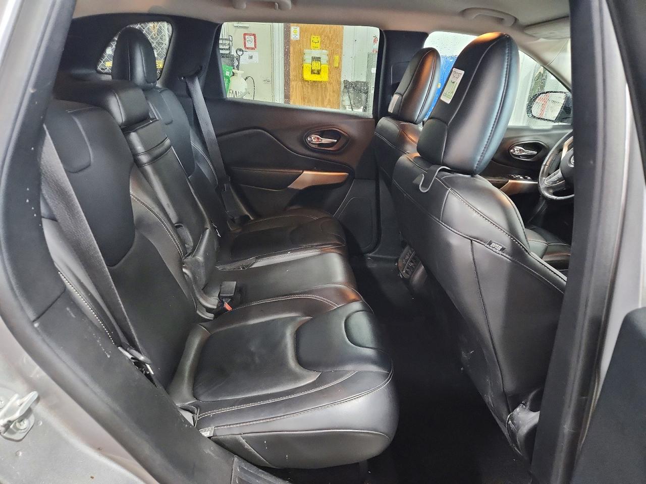 2017 JEEP CHEROKEE LIMITED photo 28