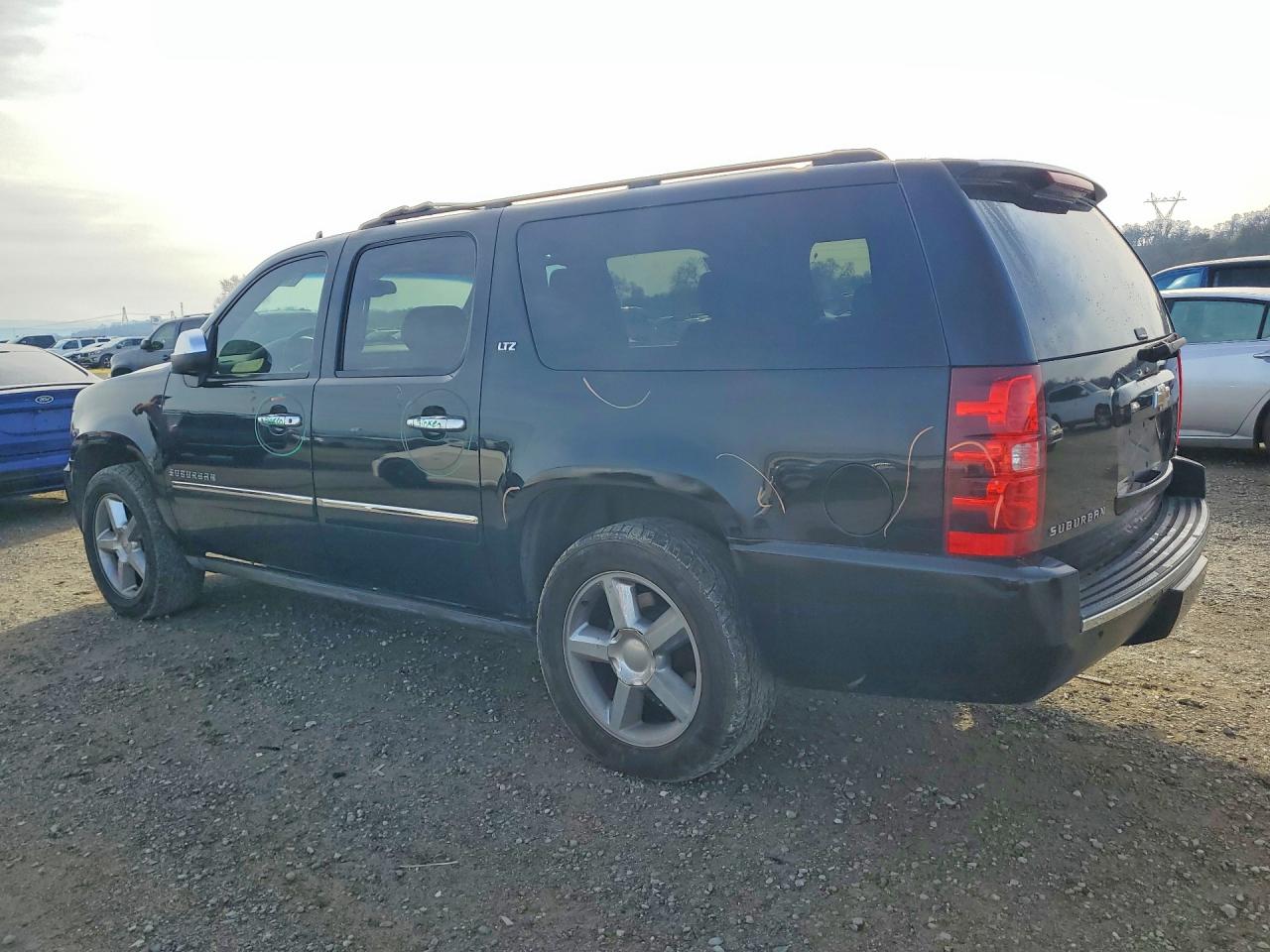 2011 CHEVROLET SUBURBAN K1500 LTZ photo 2