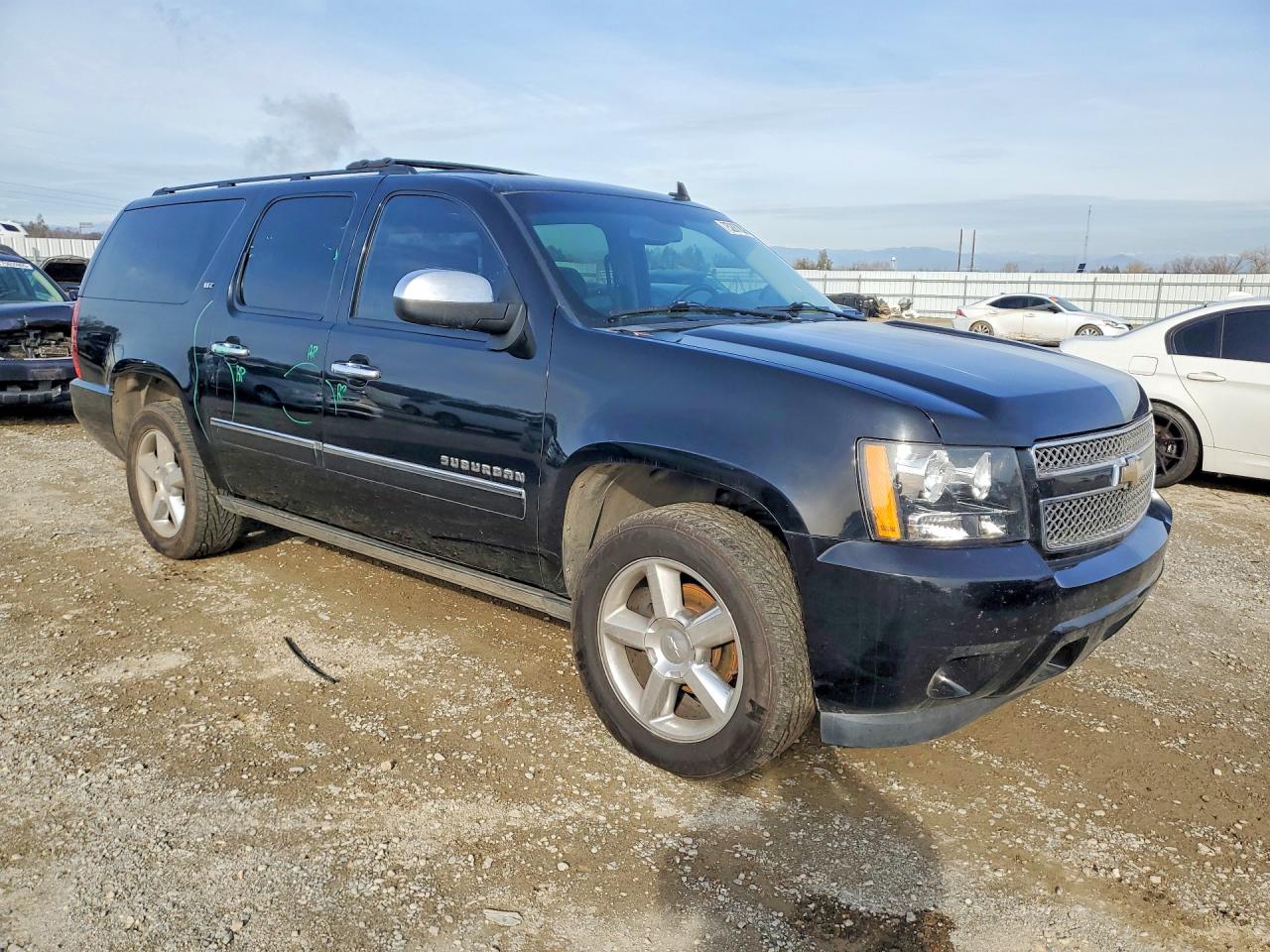 2011 CHEVROLET SUBURBAN K1500 LTZ photo 4