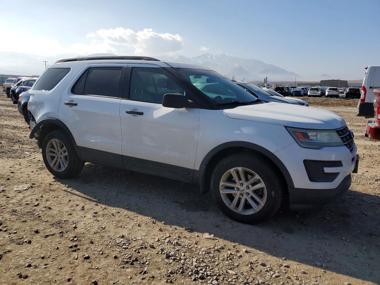 2016 FORD EXPLORER photo 4