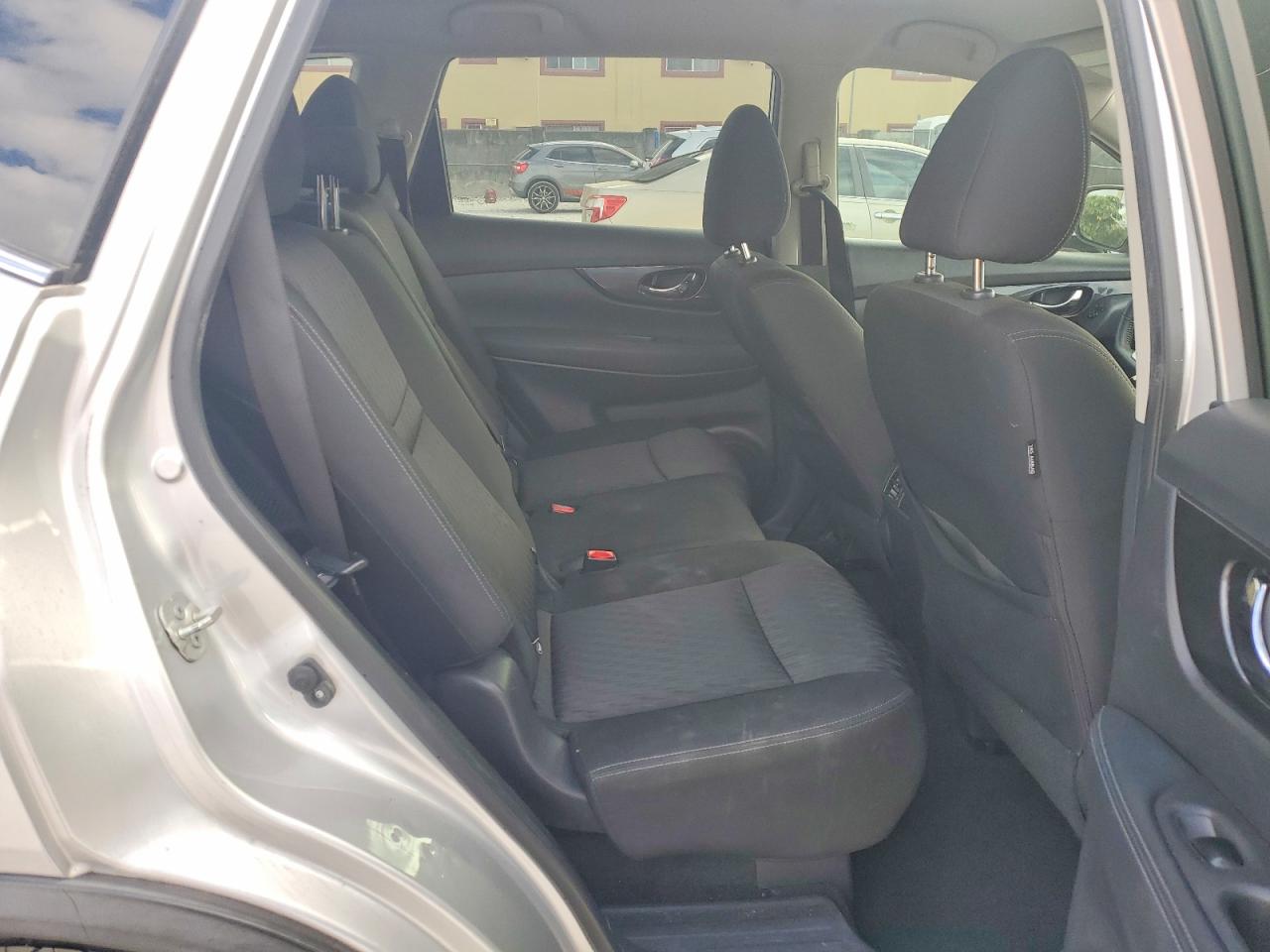 2020 NISSAN ROGUE SV photo 31