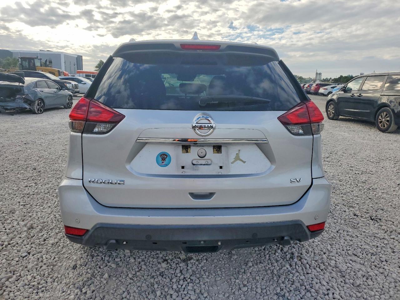 2020 NISSAN ROGUE SV photo 16