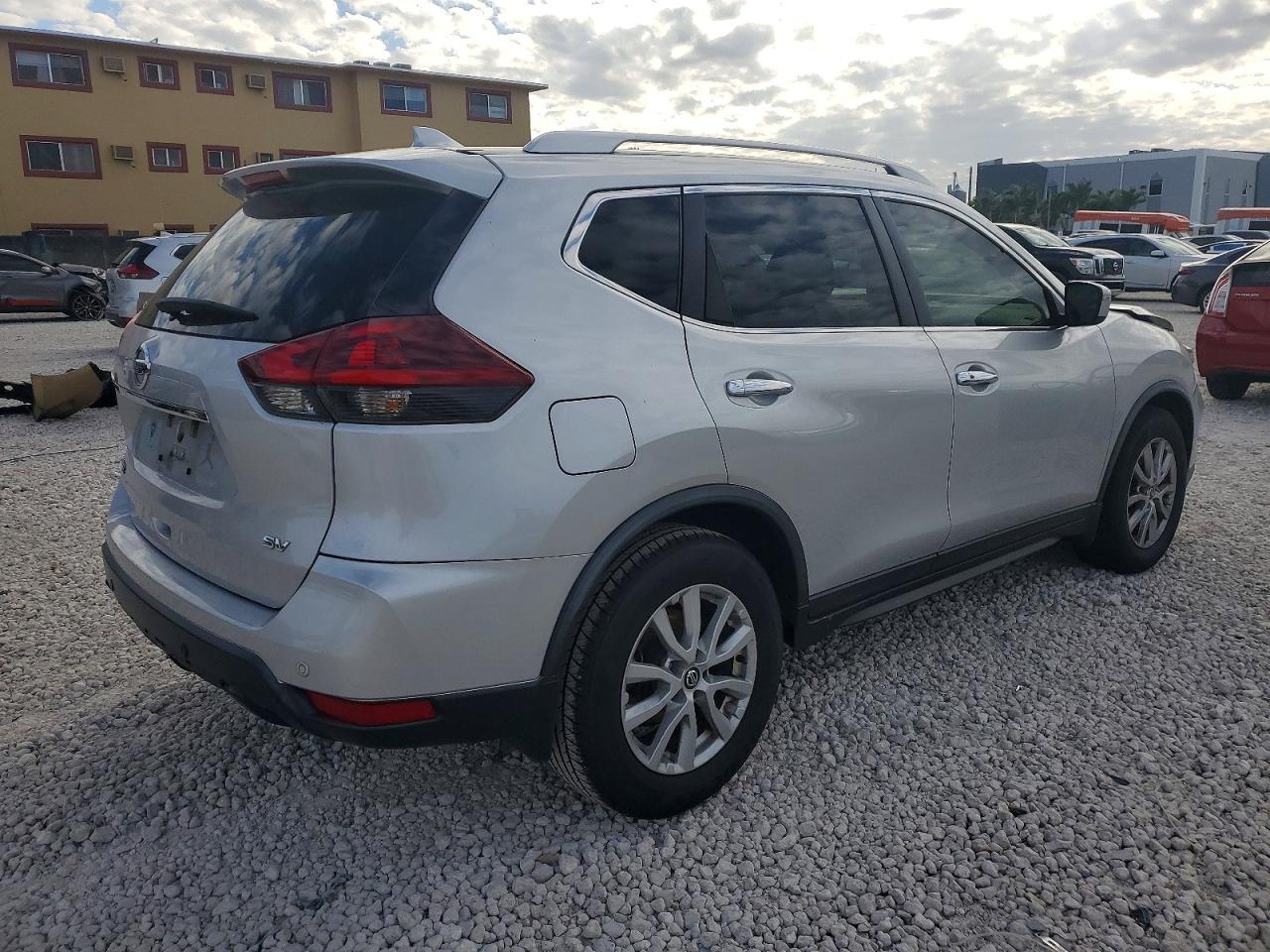 2020 NISSAN ROGUE SV photo 7