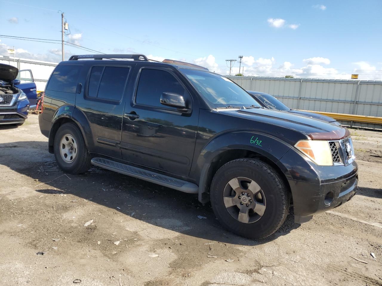 2006 NISSAN PATHFINDER LE photo 4