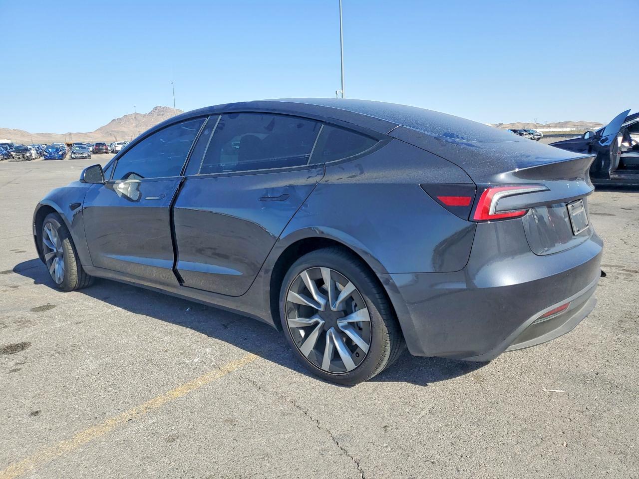 2024 TESLA MODEL 3 photo 4