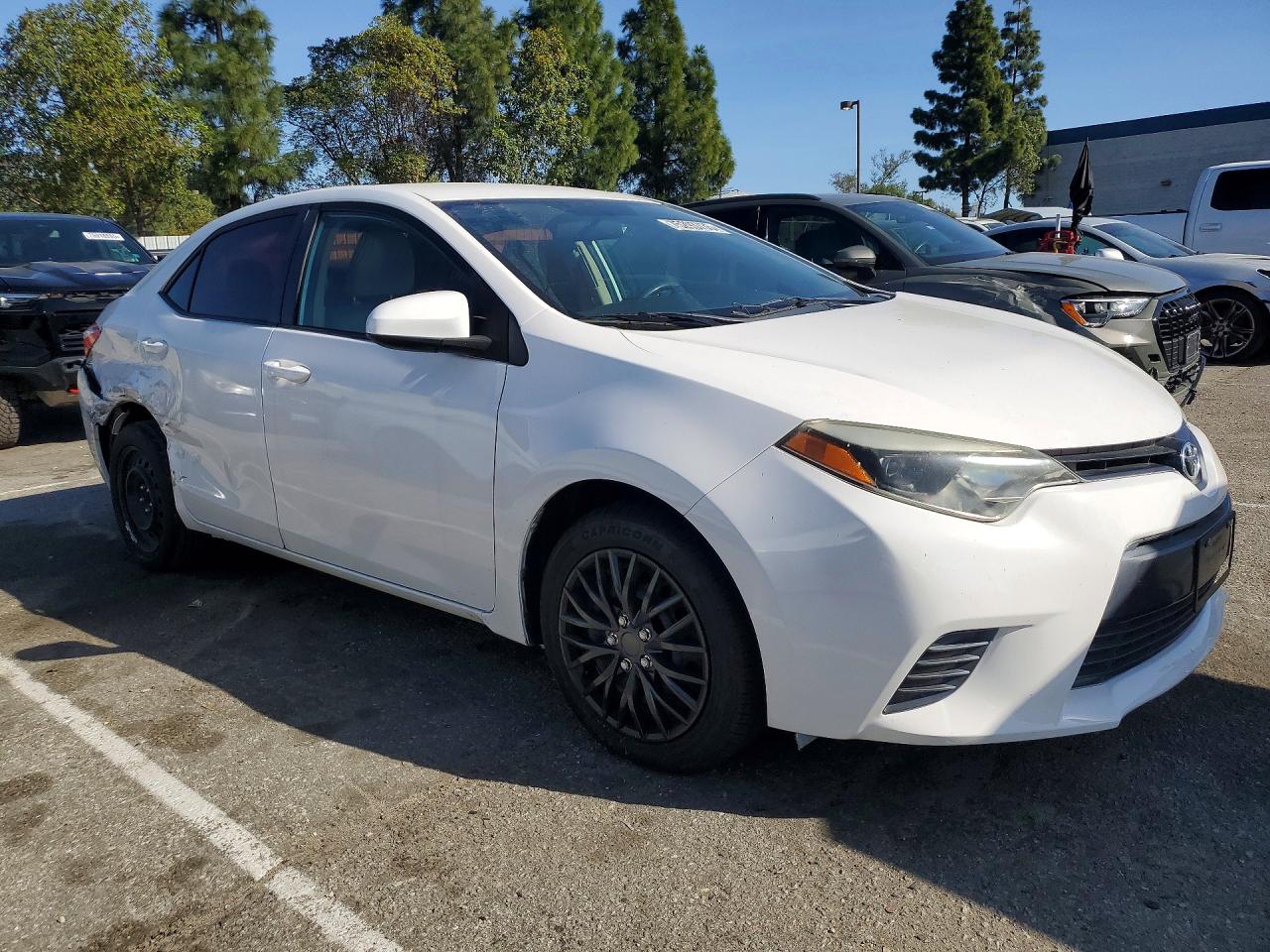 2015 TOYOTA COROLLA L photo 4