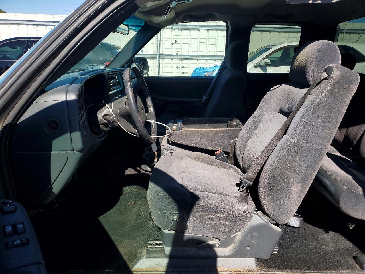2002 CHEVROLET SILVERADO C1500 photo 7