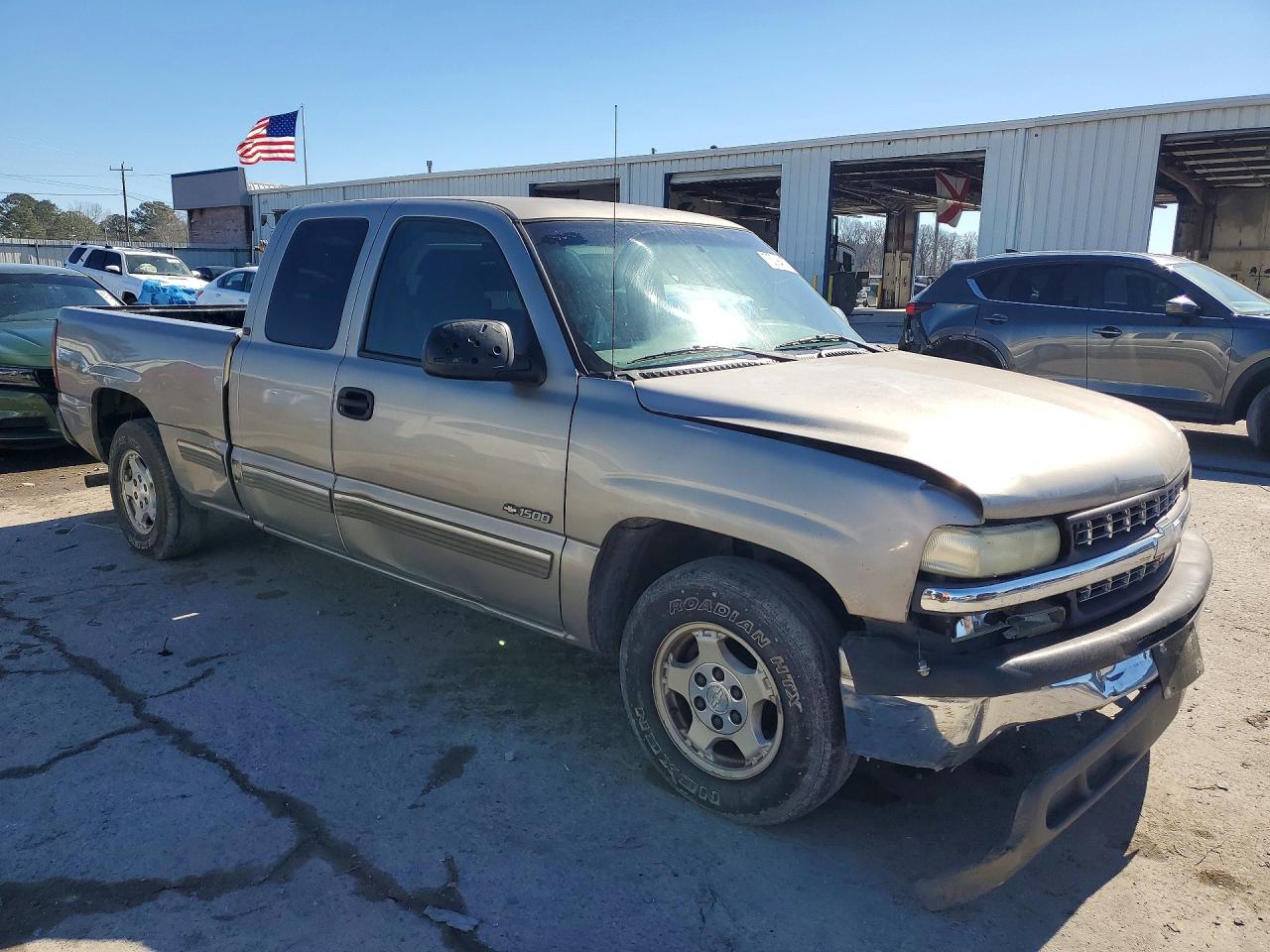 2002 CHEVROLET SILVERADO C1500 photo 4