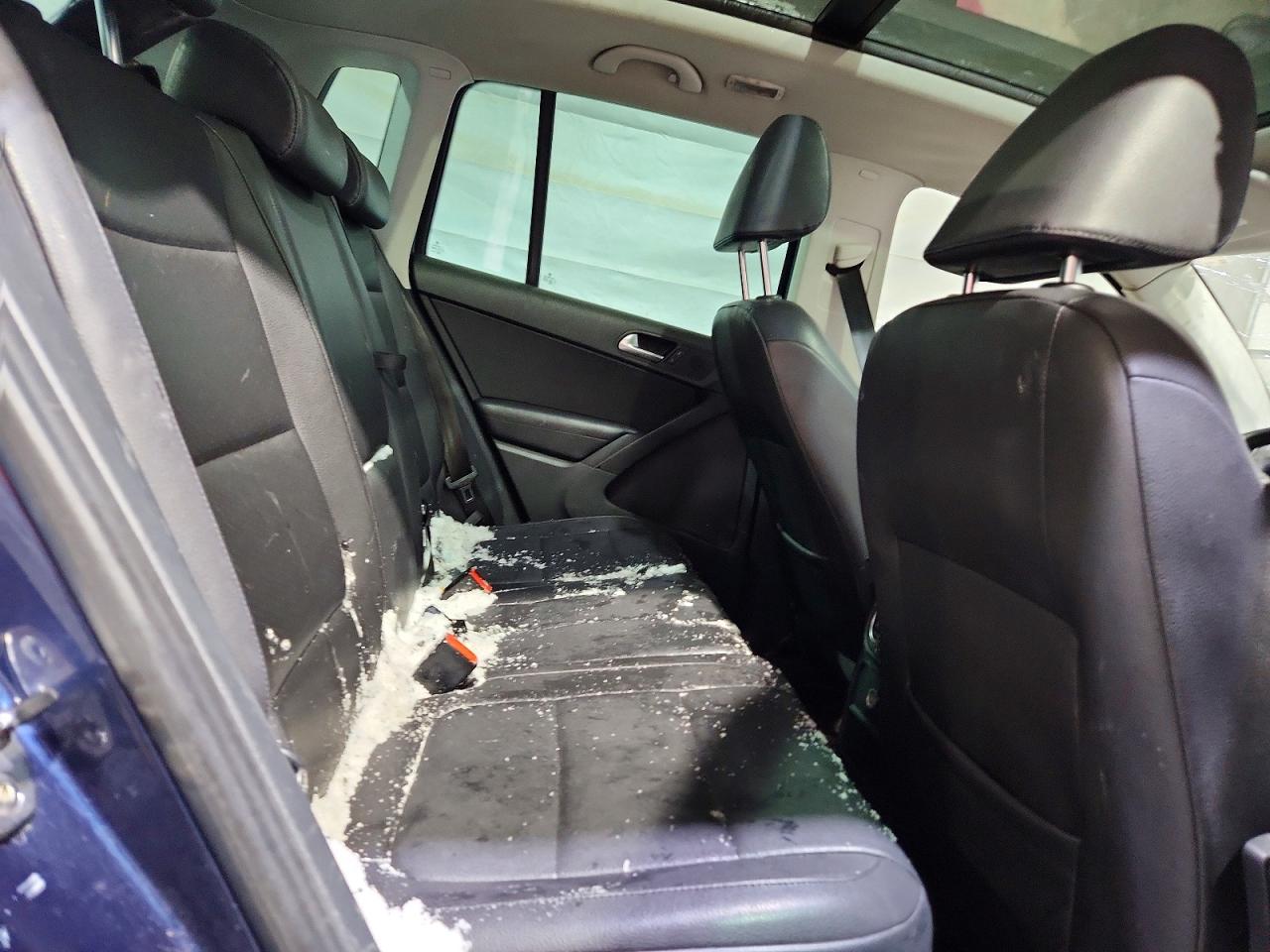 2011 VOLKSWAGEN TIGUAN S photo 28