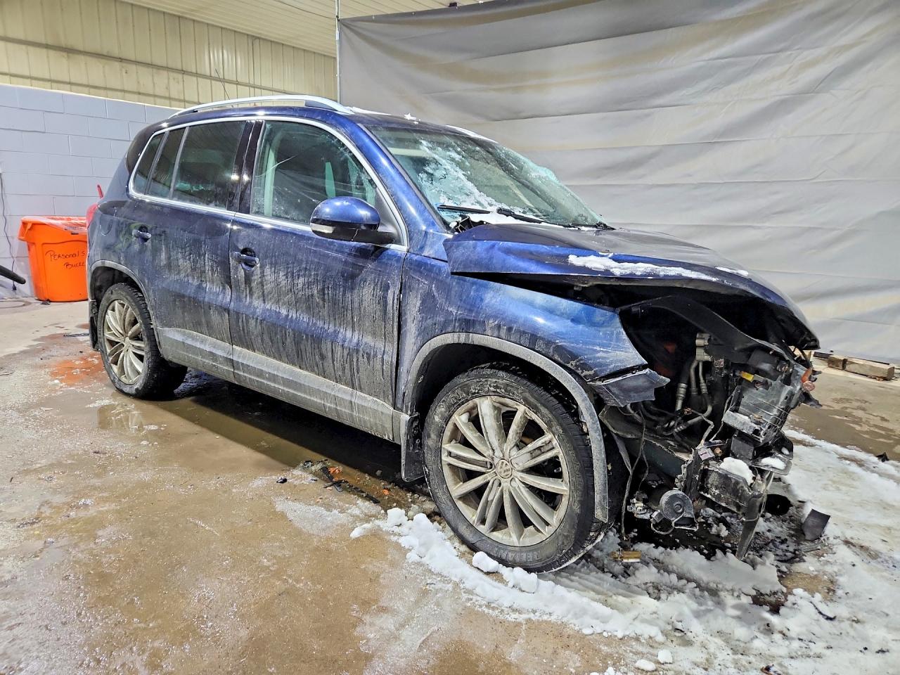 2011 VOLKSWAGEN TIGUAN S photo 10